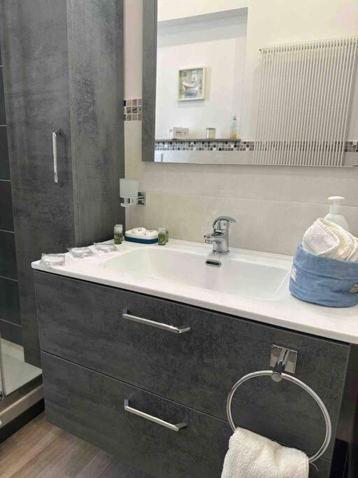 דירות רומא Family Flat Near Metro A מראה חיצוני תמונה